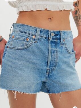 Levi’s 501 Original Shorts High Rise Fitted Through Hips Size 31 $60 NWT